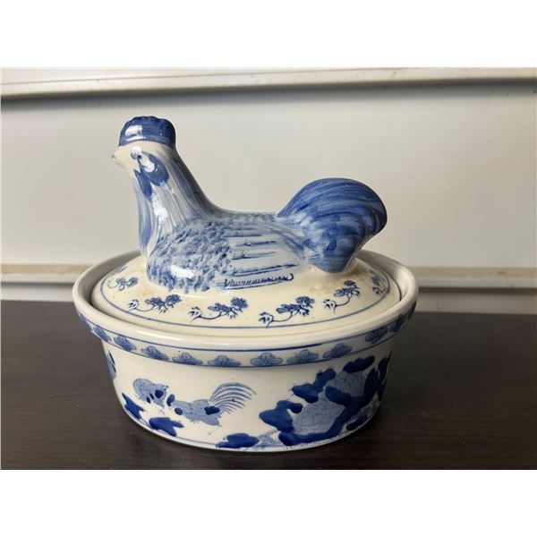 Lidded Hen Dish