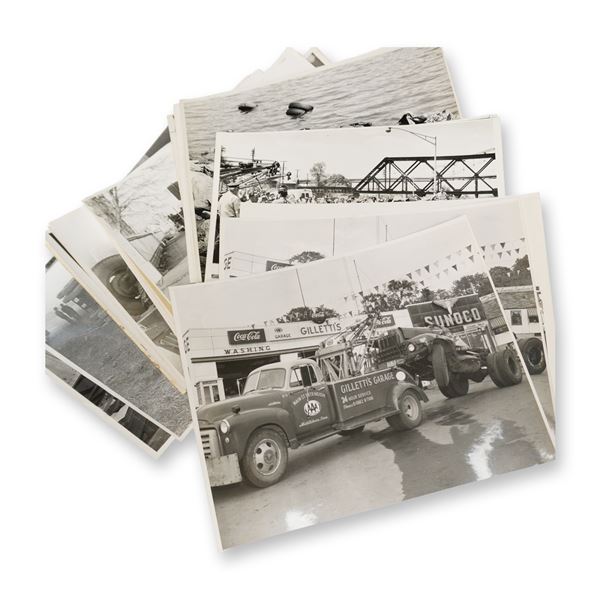 Lot of 30 Vintage 1950s"1960s Commercial Semi-Truck Wreck & Rescue Photographs