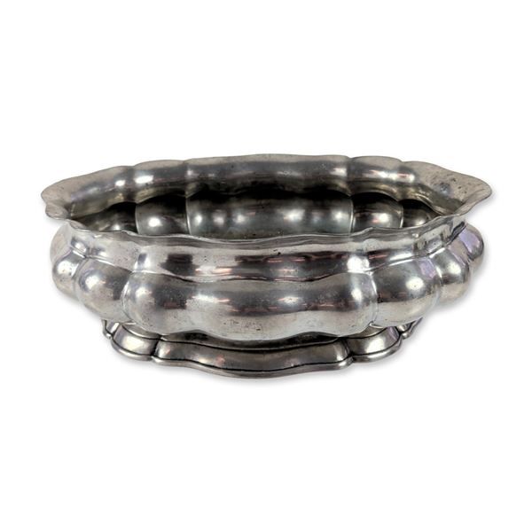 Match Pewter Italian Scalloped Oval Dish