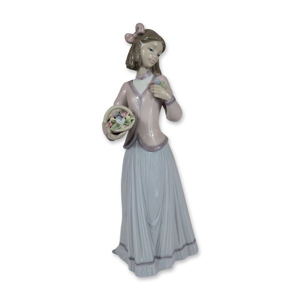 Lladro Porcelain Figurine, Innocence in Bloom 1007644