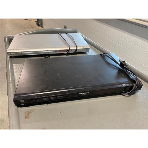 2 DVD PLAYERS
