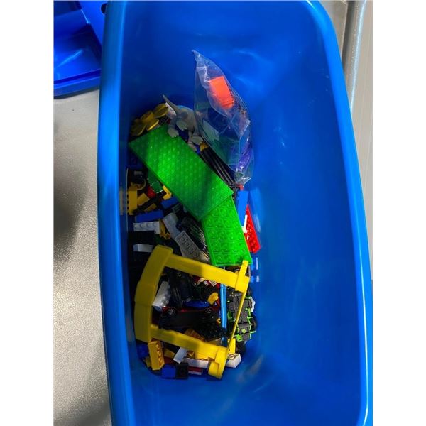 SMALL AMOUNT OF LEGO