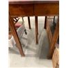 Image 2 : SMALL DESK