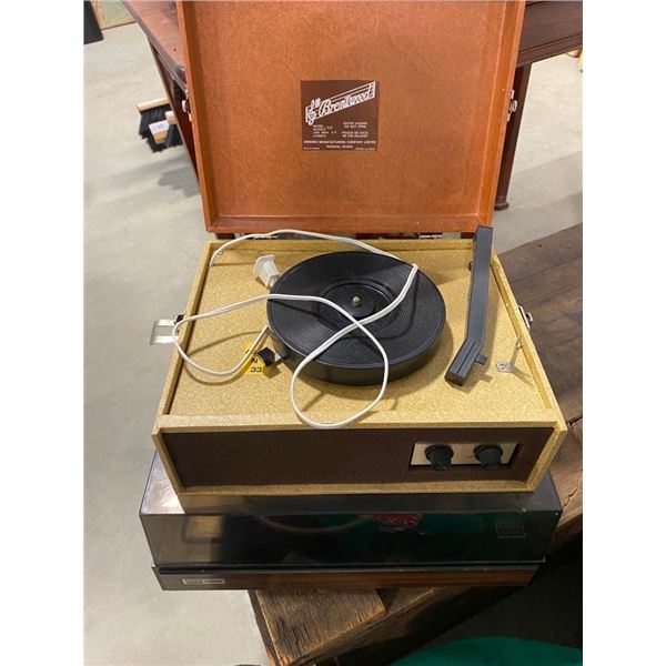 2 TURN TABLES