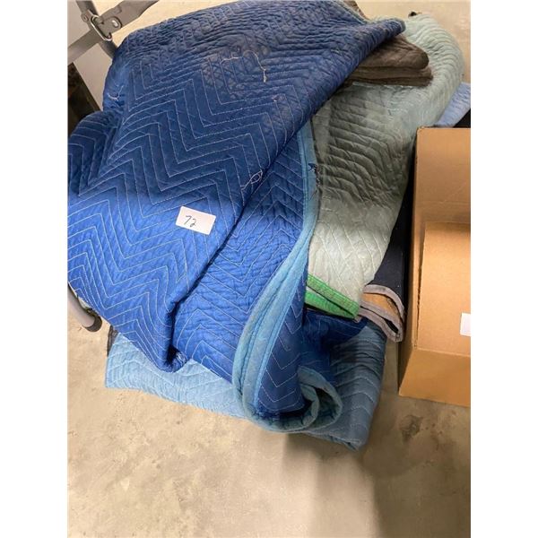 4 MOVING BLANKETS