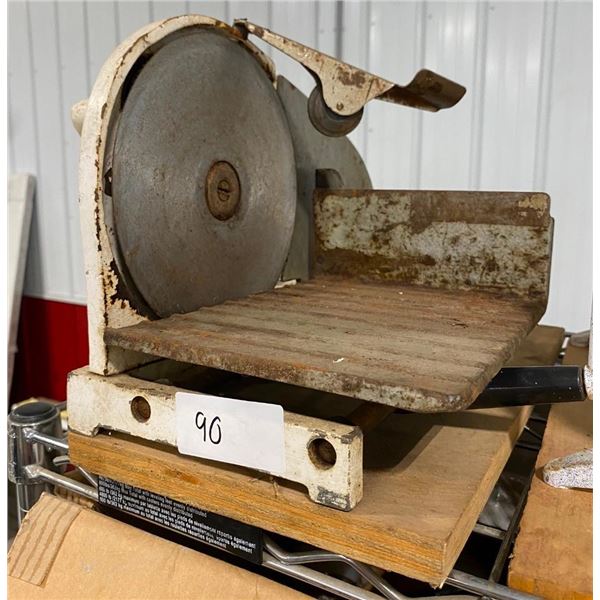 MANUAL MEAT SLICER