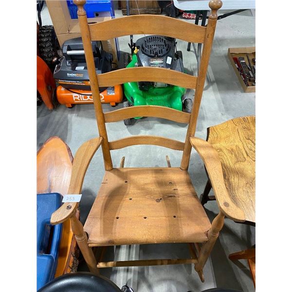 WOODEN ROCKING CHAIR