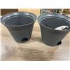 Image 1 : 12 SELF-WATERING PLANTERS