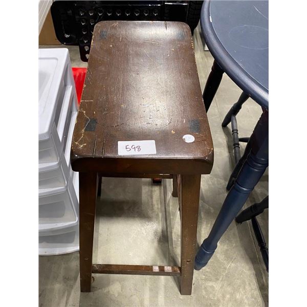 BAR STOOL
