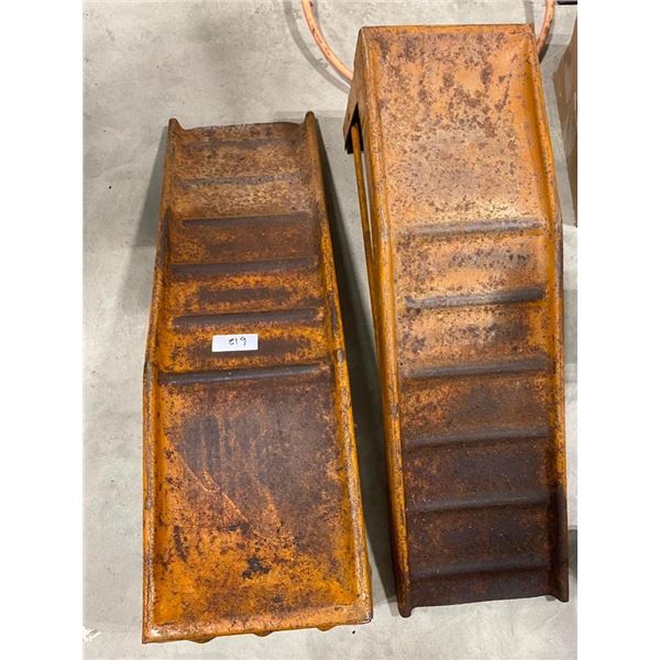 SET OF CAR RAMPS