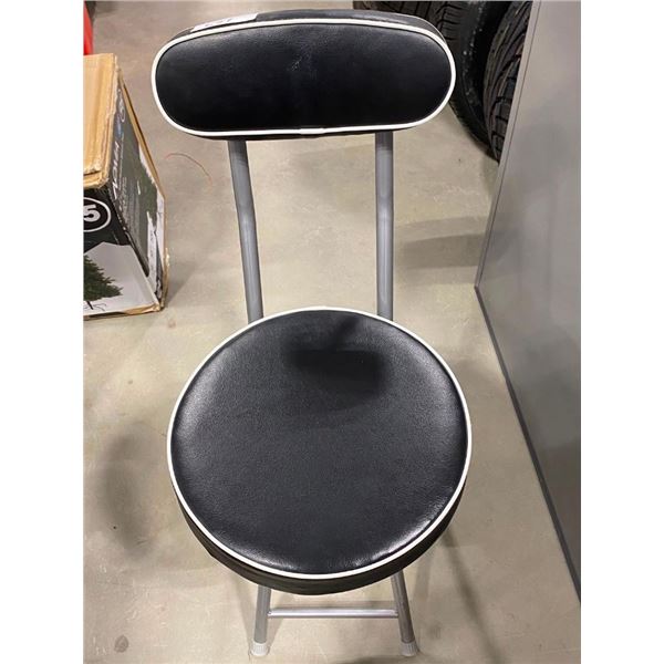 MAKEUP CHAIR