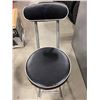 Image 1 : MAKEUP CHAIR