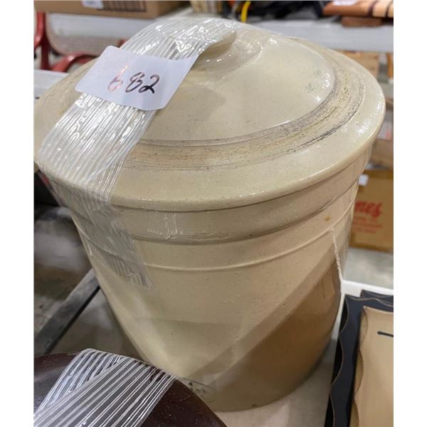 SMALL CROCK WITH LID
