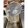 Image 1 : STANDING FAN