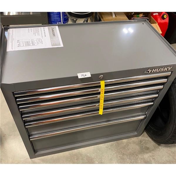 36IN HUSKY TOOL BOX WITH WHEELS - 6 DRAWERS