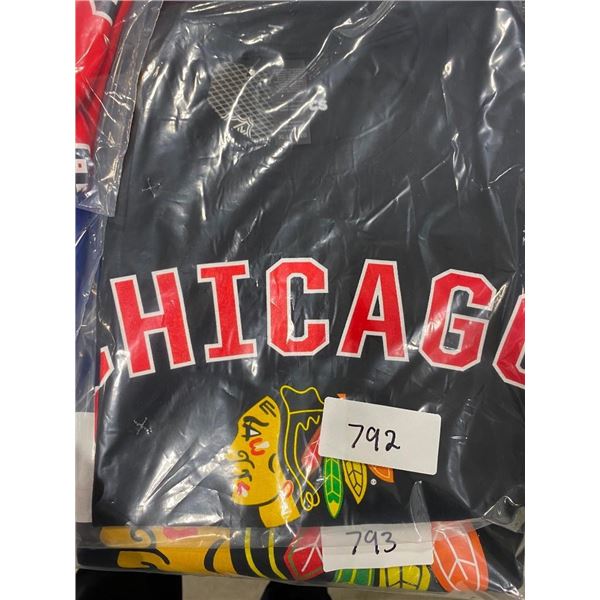 SIZE XL CHICAGO BLACKHAWKS SHIRT