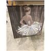 Image 1 : BALLERINA PORTRAIT