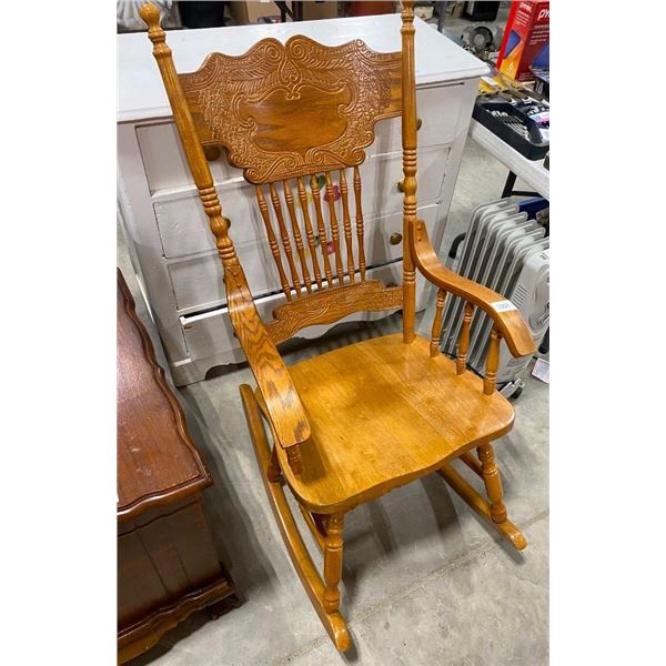 WOODEN ROCKING CHAIR