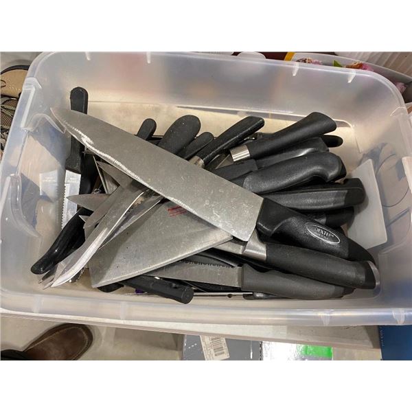 BOX LOT OF ASSORTED KNIFES