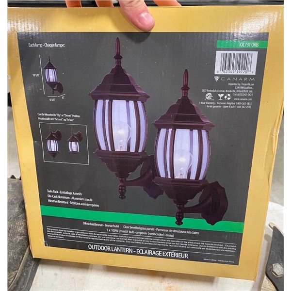 2 PC OUTDOOR LIGHT SET