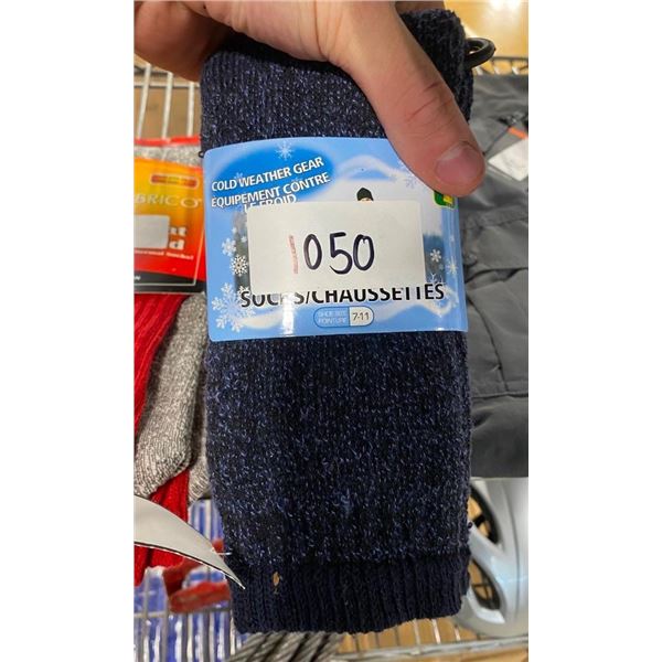 SIZE 7-11 PAIR OF WINTER SOCKS