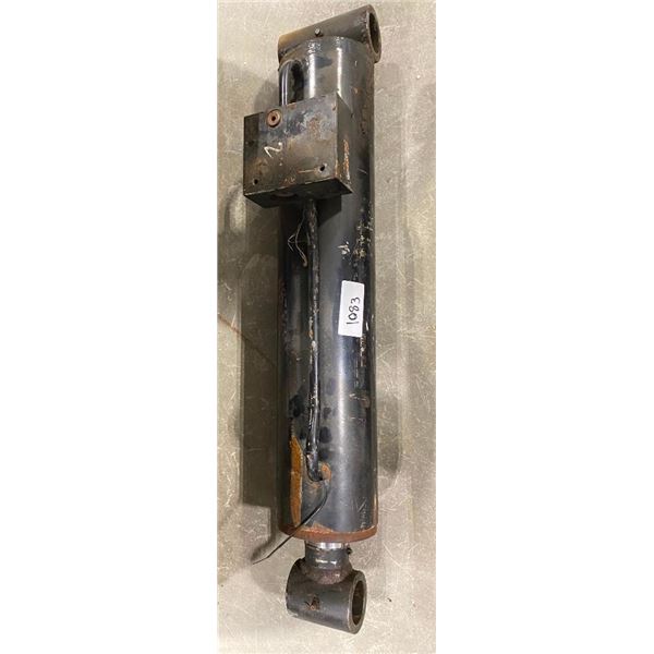 22IN LARGE HYDRAULIC CYLINDER