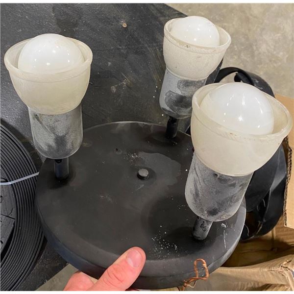 LIGHT FIXTURE