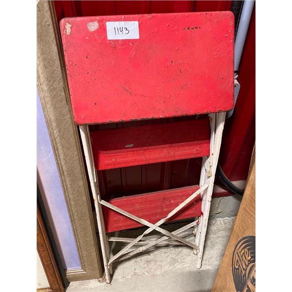 SMALL STEP STOOL