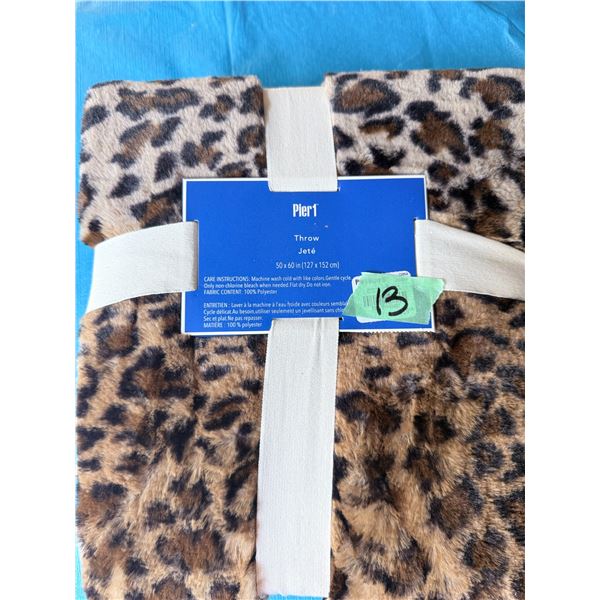 MIXED LOT PIER 1 THROW AND CLEVERMADE TOTE 2-PACK BRAND NEW