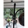 Image 3 : FREESTANDING ANALOG CLOCK WITH ORNATE METAL STAND