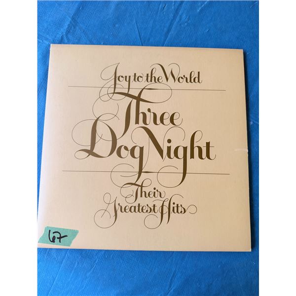 VINYL RECORD FOUR TO THE WORLD THREE DOG NIGHT GREATEST HITS