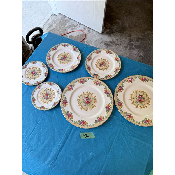 PARAGON DINNERWARE SET BONE CHINA