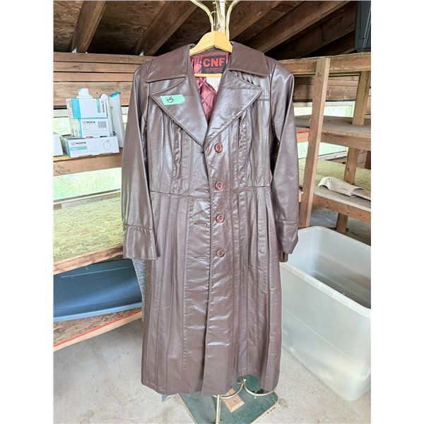 VINTAGE BROWN GENUINE LEATHER COAT SIZE 12