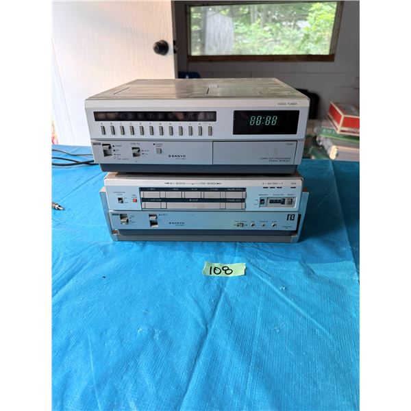 SANYO VTT 481 VIDEO TUNER AND VPR 4800 VCR LOT