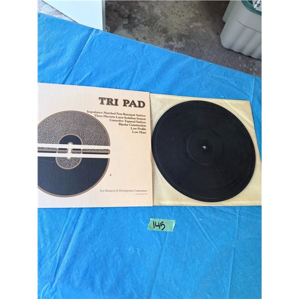 TRI PAD TURNTABLE ISOLATION PLATFORM