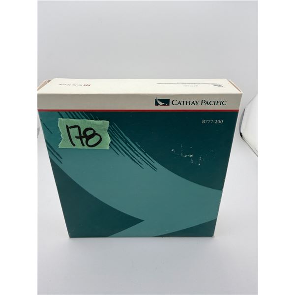 CATHAY PACIFIC B777-200 DIECAST MODEL AIRPLANE