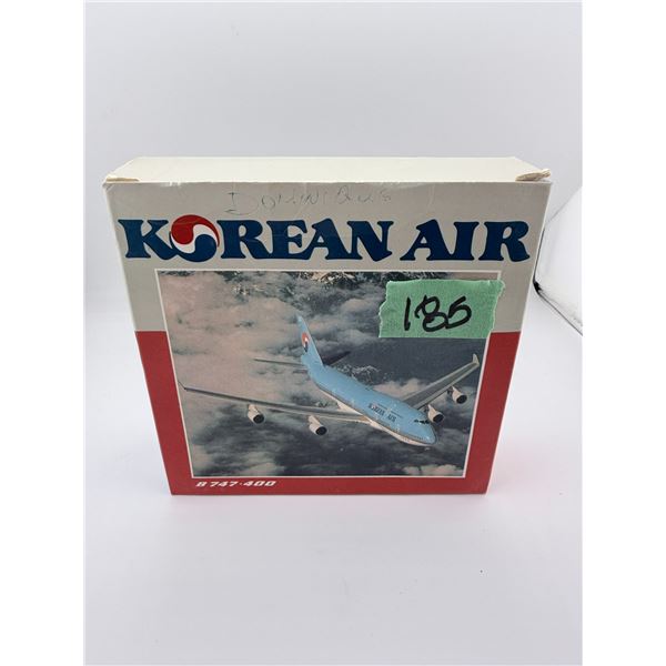 KOREAN AIR BOEING 747-400 DIECAST MODEL AIRPLANE