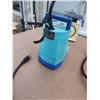 Image 4 : Small Appliance and Tool Lot: Little Giant Pump, Chopper, Scale and Timers
