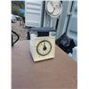 Image 5 : Small Appliance and Tool Lot: Little Giant Pump, Chopper, Scale and Timers