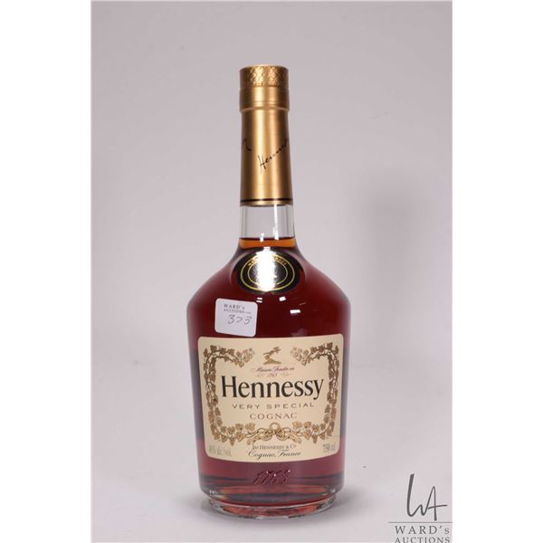 Hennessy/ Very Special Cognac/ 750ml/ 40% ABV Note: Alcohol cannot be insured by any courier in Cana