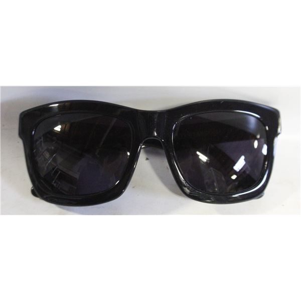 BVH EYEWEAR COLLECTION  WOMENS BLACK SUNGLASSES.