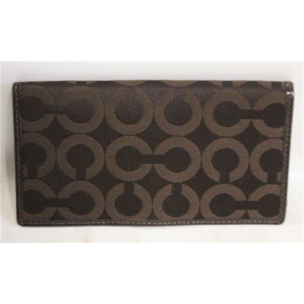 AUTHENTIC COACH BRAND CHECKBOOK/FOLDING WALLET