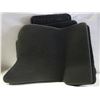Image 1 : 4 MISC. BLACK CARPET FLOOR MATS