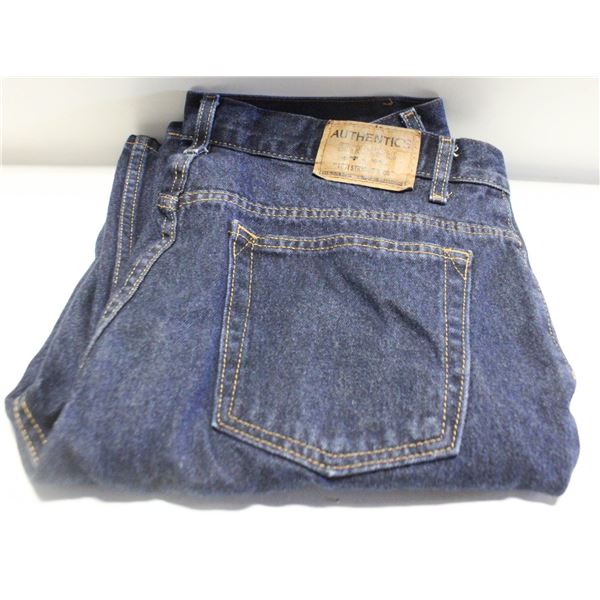 PAIR LEVIS AUTHENTICS SIGNATURE SZ 38 X 32
