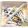 Image 1 : LOT OF CRAFTING ASSORTED PATTERN SCIZZORS