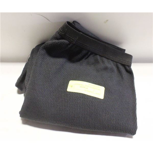 WOMEN’S LARGE THERMAL UNDERWEAR.