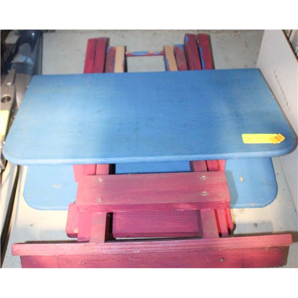 FOLDING WOOD TABLE 22"X24"X20"HIGH
