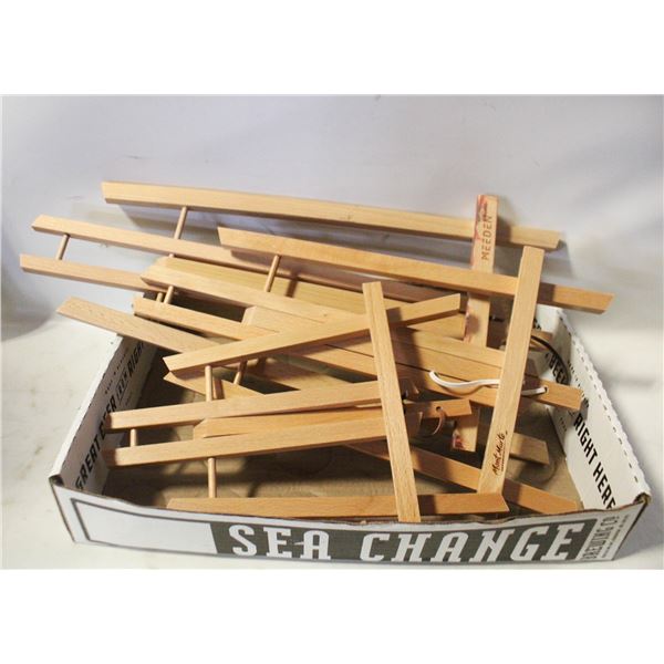 3 DISPLAY EASELS SM / MED / LG