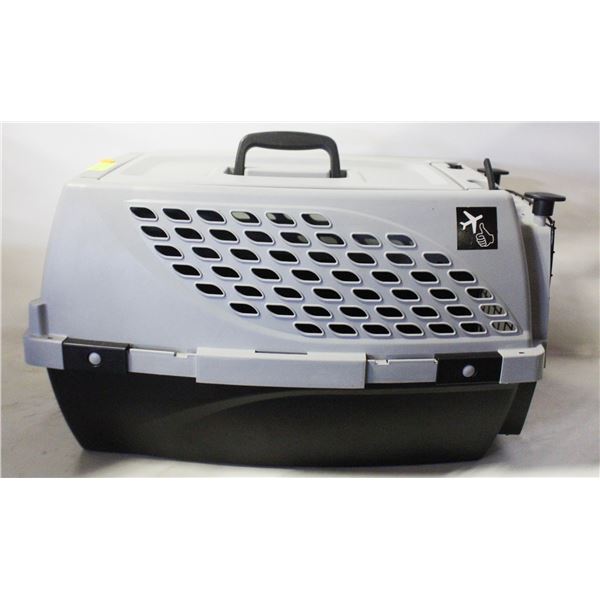 SMALL PET TRAVEL CRATE
