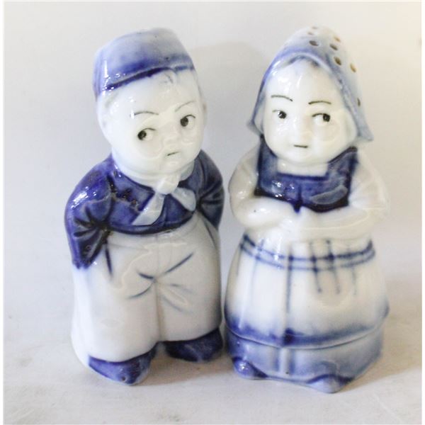 VINTAGE DELFT DUTCH SALT & PEPPER